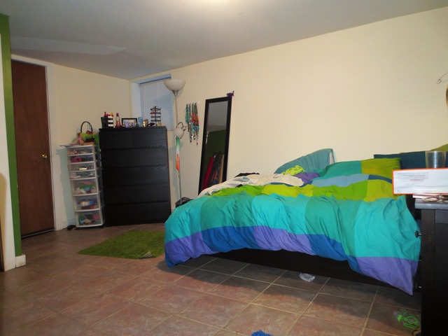 802 West Altgeld Street Chicago, IL 60614 - Photo 9 of 18 a bedroom with a bed and a closet
