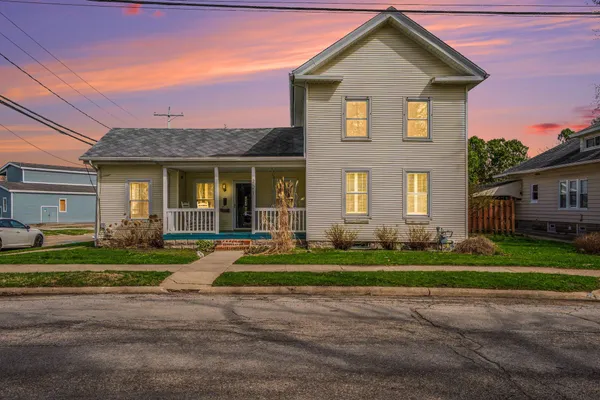 $244,900 | 201 South Oak Street, Buchanan, MI 49107