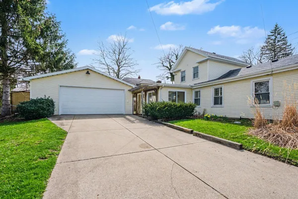 $244,900 | 201 South Oak Street, Buchanan, MI 49107