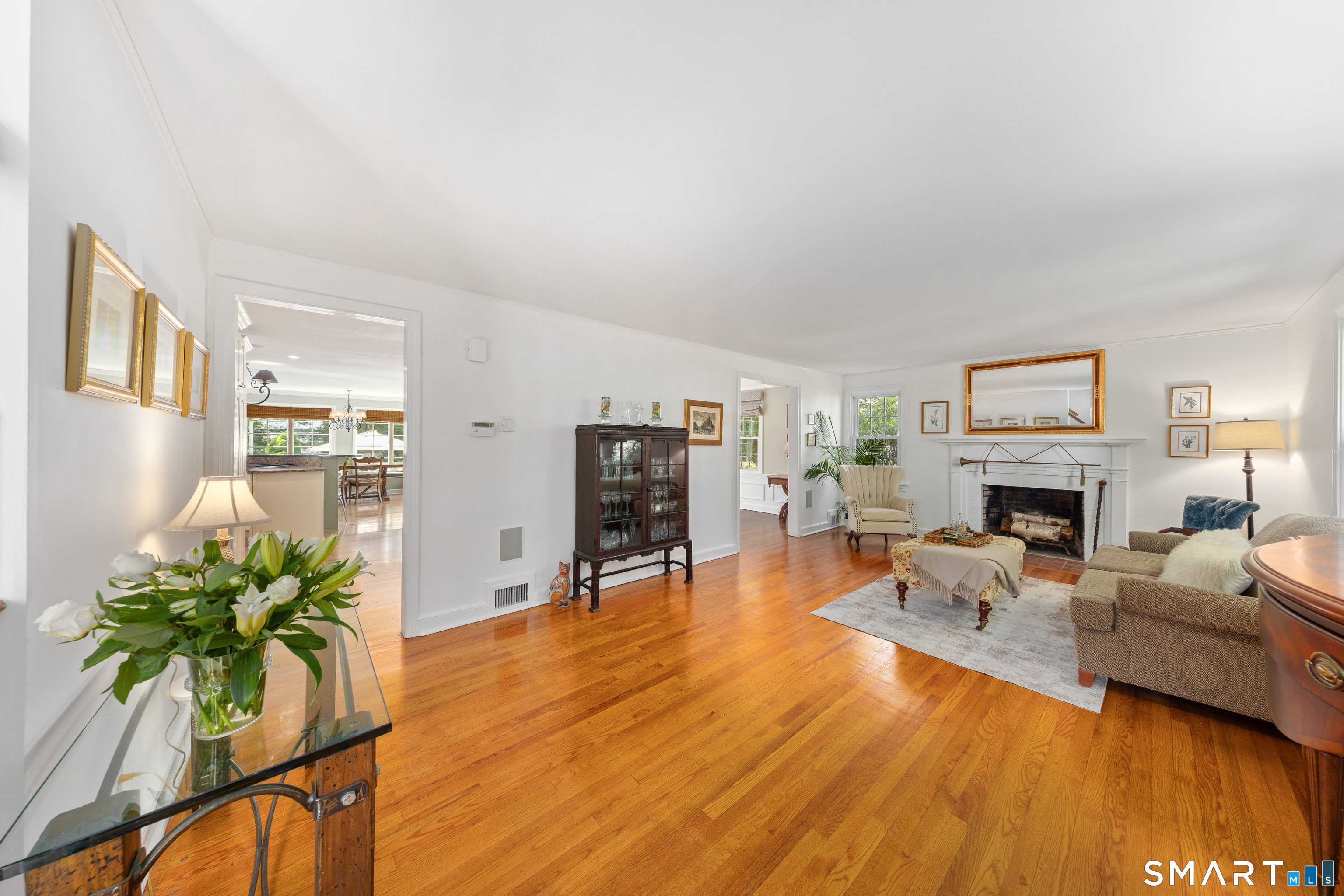 179 Lawrence Road Fairfield, CT 06824 - Photo 4 of 37