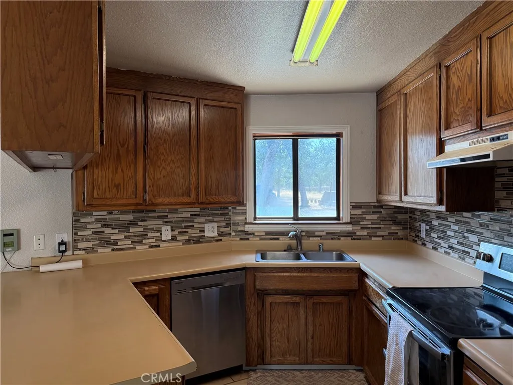 16185 Caribou Road Cottonwood, CA 96022 - Photo 3 of 21 Kitchen