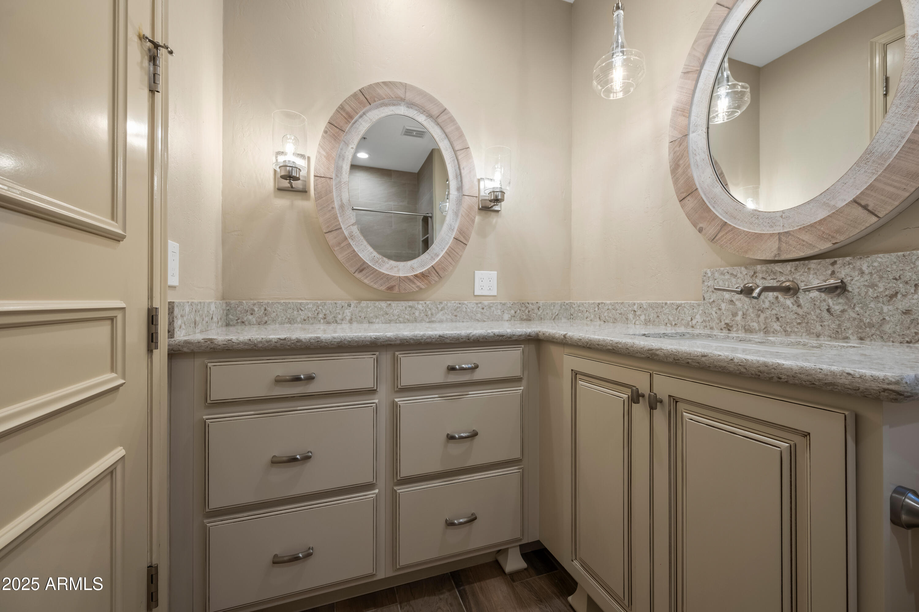 7425 East Gainey Ranch Road, Unit 13 Scottsdale, AZ 85258 - Photo 23 of 52 Secondary Bahroom Vanity Area