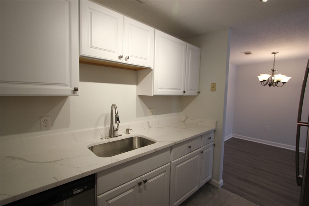 1801 Franklin Crossing Road, Unit 1801 Franklin, MA 02038 - Photo 7 of 34