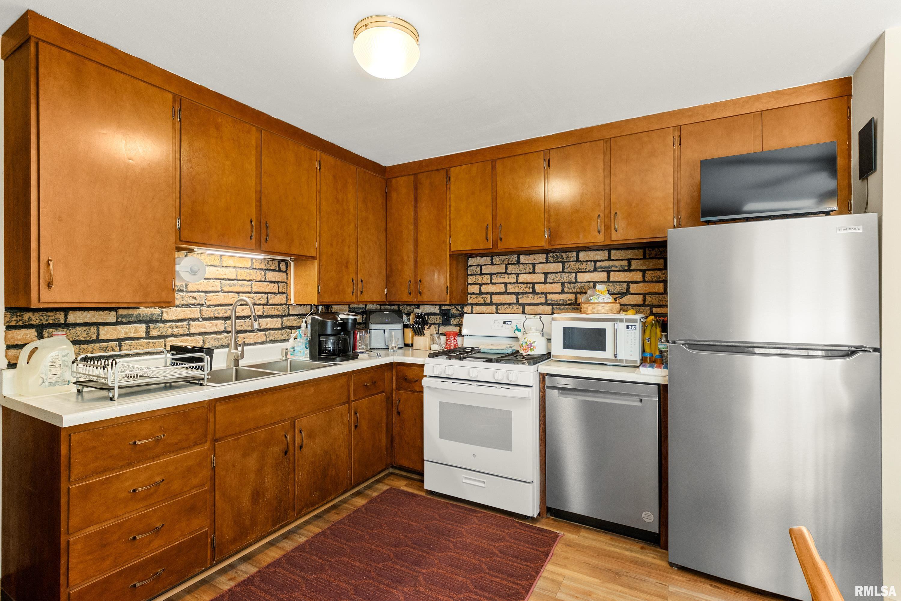 1320 Veerman Street Pekin, IL 61554 - Photo 12 of 33