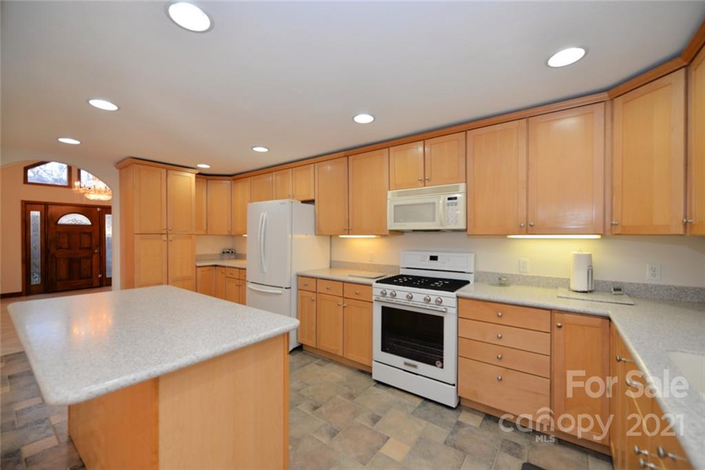 263 Sunset Ridge Whittier, NC 28789 - Photo 14 of 36 Gallery Image 14