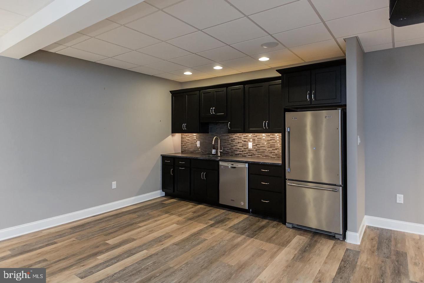 425 East Delp Road Lancaster, PA 17601 - Photo 98 of 119 Sink, dishwasher, refrigerator, cabinetry LL