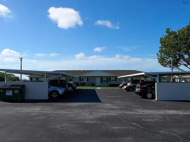 $165,000 | 2687 Golf Course Drive, Unit 219, Sarasota, FL 34234