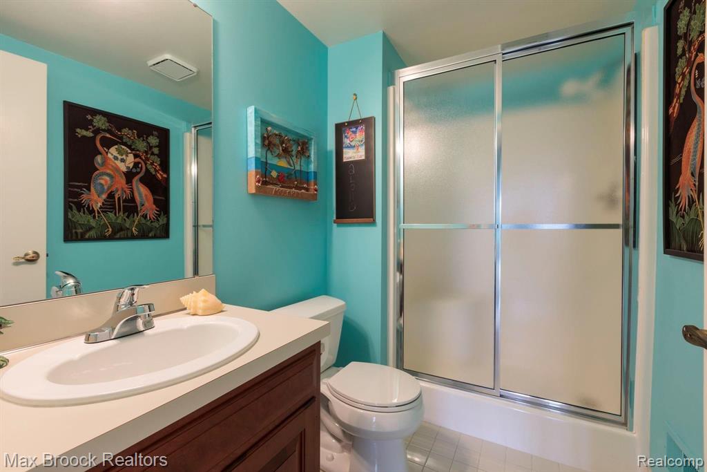 944 Green View Court Rochester Hills, MI 48307 - Photo 28 of 36