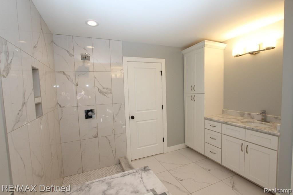 656 Ruffner Avenue Birmingham, MI 48009 - Photo 13 of 26 IMG_5436.JPG