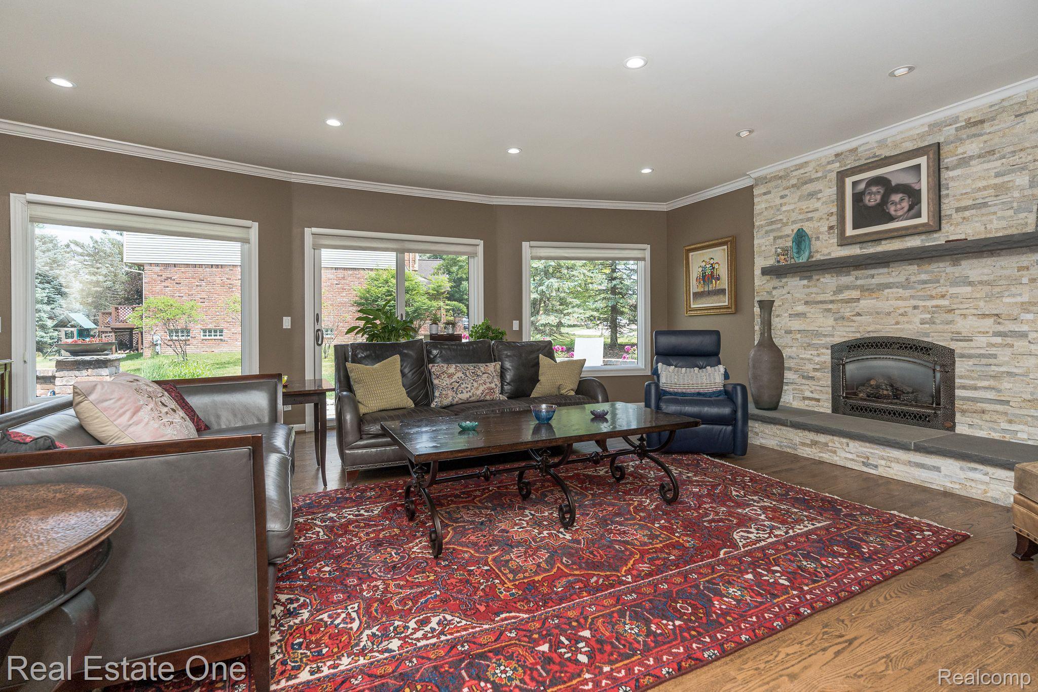 3221 Quail Ridge Circle Rochester, MI 48309 - Photo 31 of 57 Artisan Fireplace/Wall Furnace can Convert to Wood