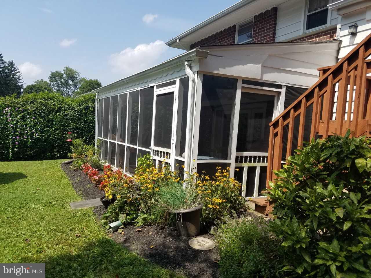 6116 Haddon Hall Road Baltimore, MD 21212 - Photo 37 of 44 a garden view with potted plants