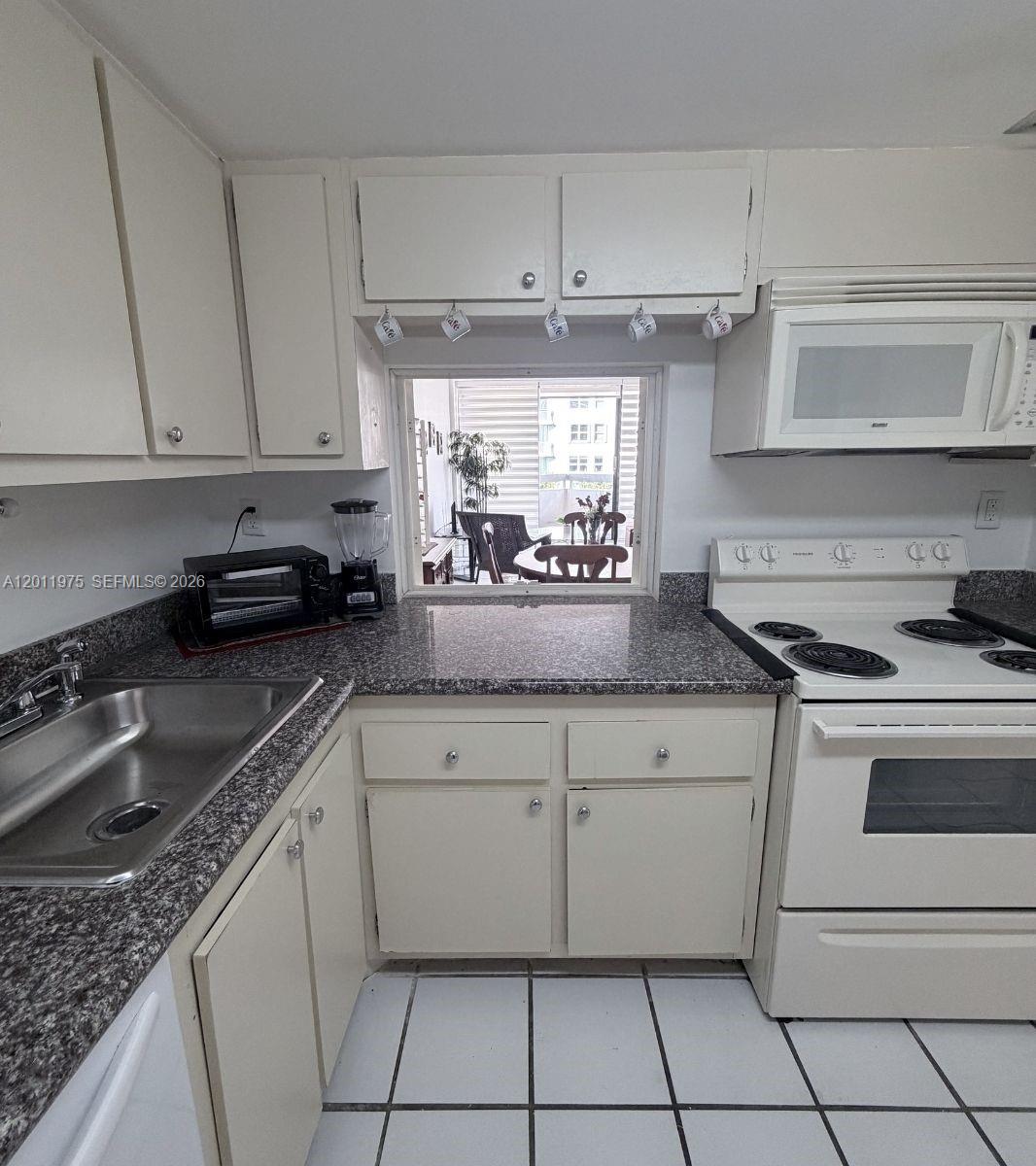 2501 Brickell Avenue, Unit 804 Miami, FL 33129 - Photo 9 of 18