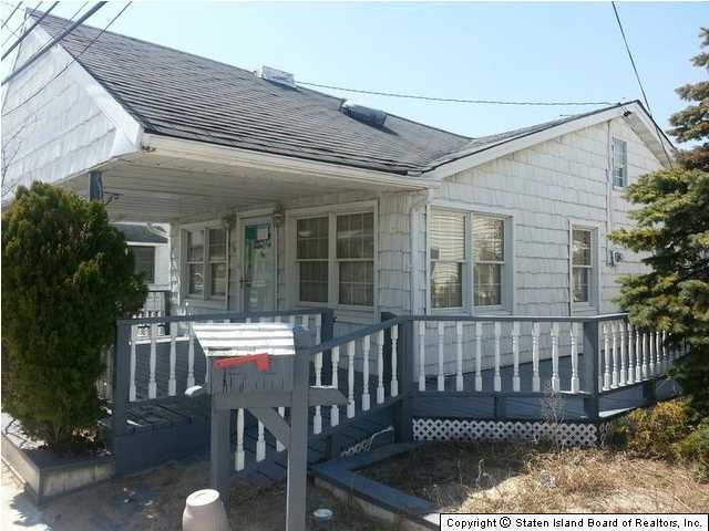 38 Suffolk Walk Queens, NY 11697 - Photo 1 of 4 Primary Photo
