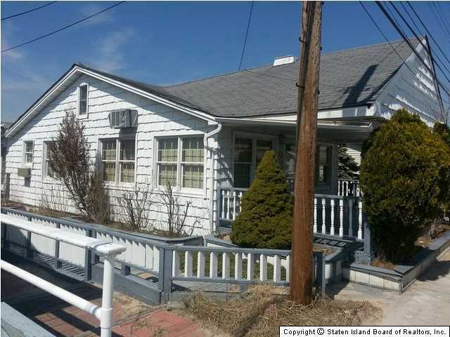38 Suffolk Walk Queens, NY 11697 - Photo 2 of 4 Additional Photo