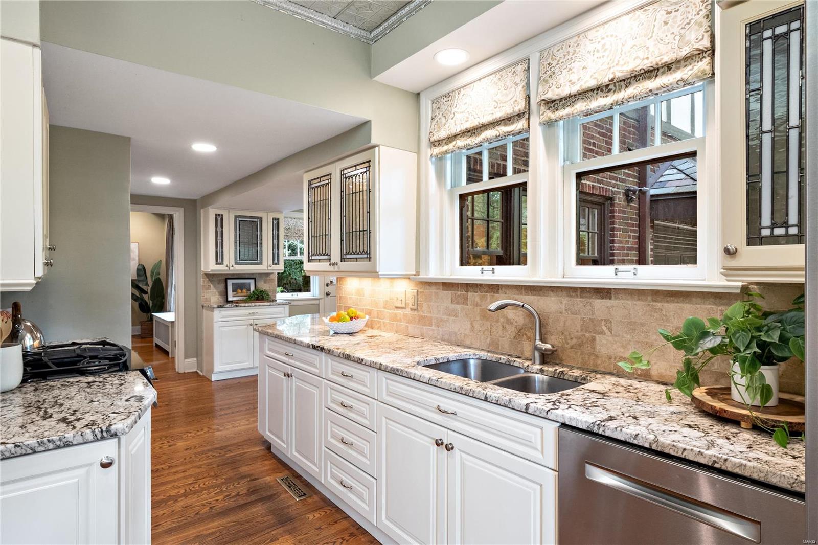 307 Park Road Webster Groves, MO 63119 - Photo 14 of 68