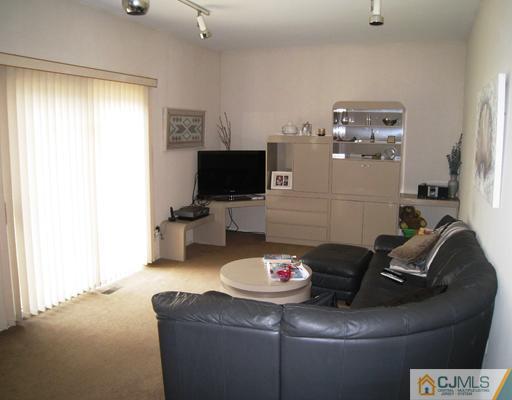 44 Rath Lane East Brunswick, NJ 08816 - Photo 11 of 25 Gallery Image 11