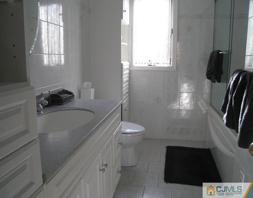 44 Rath Lane East Brunswick, NJ 08816 - Photo 19 of 25 Gallery Image 19