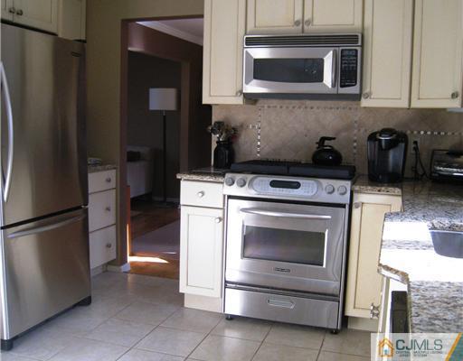 44 Rath Lane East Brunswick, NJ 08816 - Photo 7 of 25 Gallery Image 7