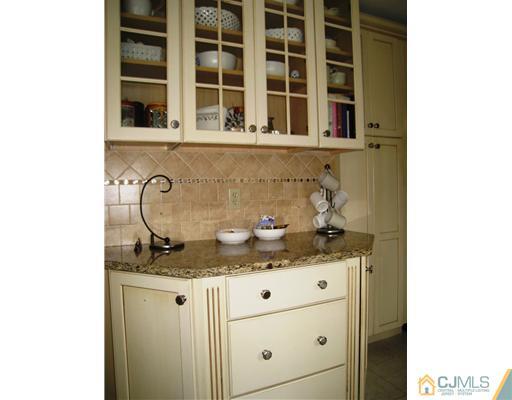 44 Rath Lane East Brunswick, NJ 08816 - Photo 8 of 25 Gallery Image 8