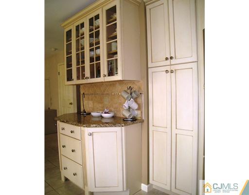 44 Rath Lane East Brunswick, NJ 08816 - Photo 9 of 25 Gallery Image 9