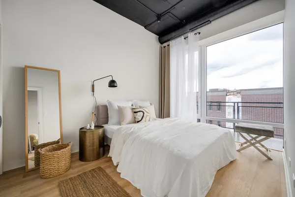 $1,950 | 2725 Thatcher Avenue, Unit 404, River Grove, IL 60171