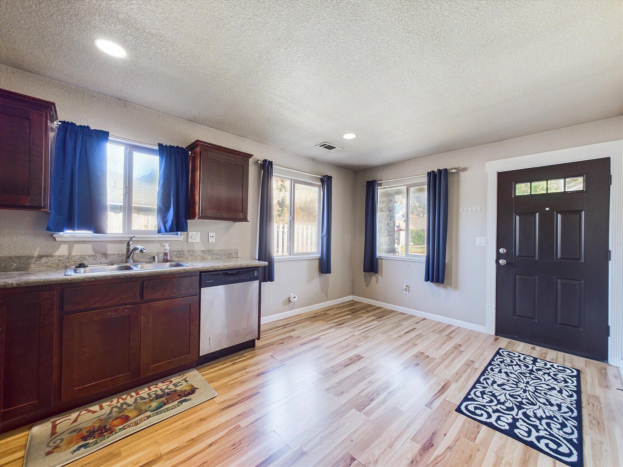 908-910 Hilda Court Rio Dell, CA 95562 - Photo 13 of 45