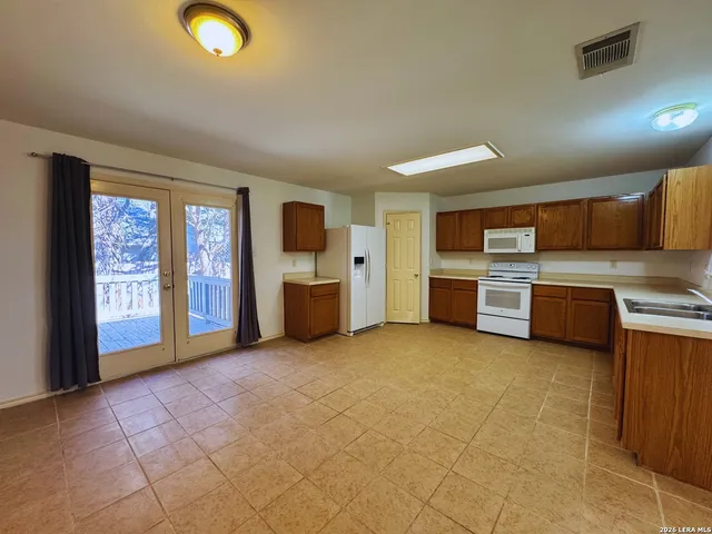 $1,695 | 7718 Wexford Grove, San Antonio, TX 78240