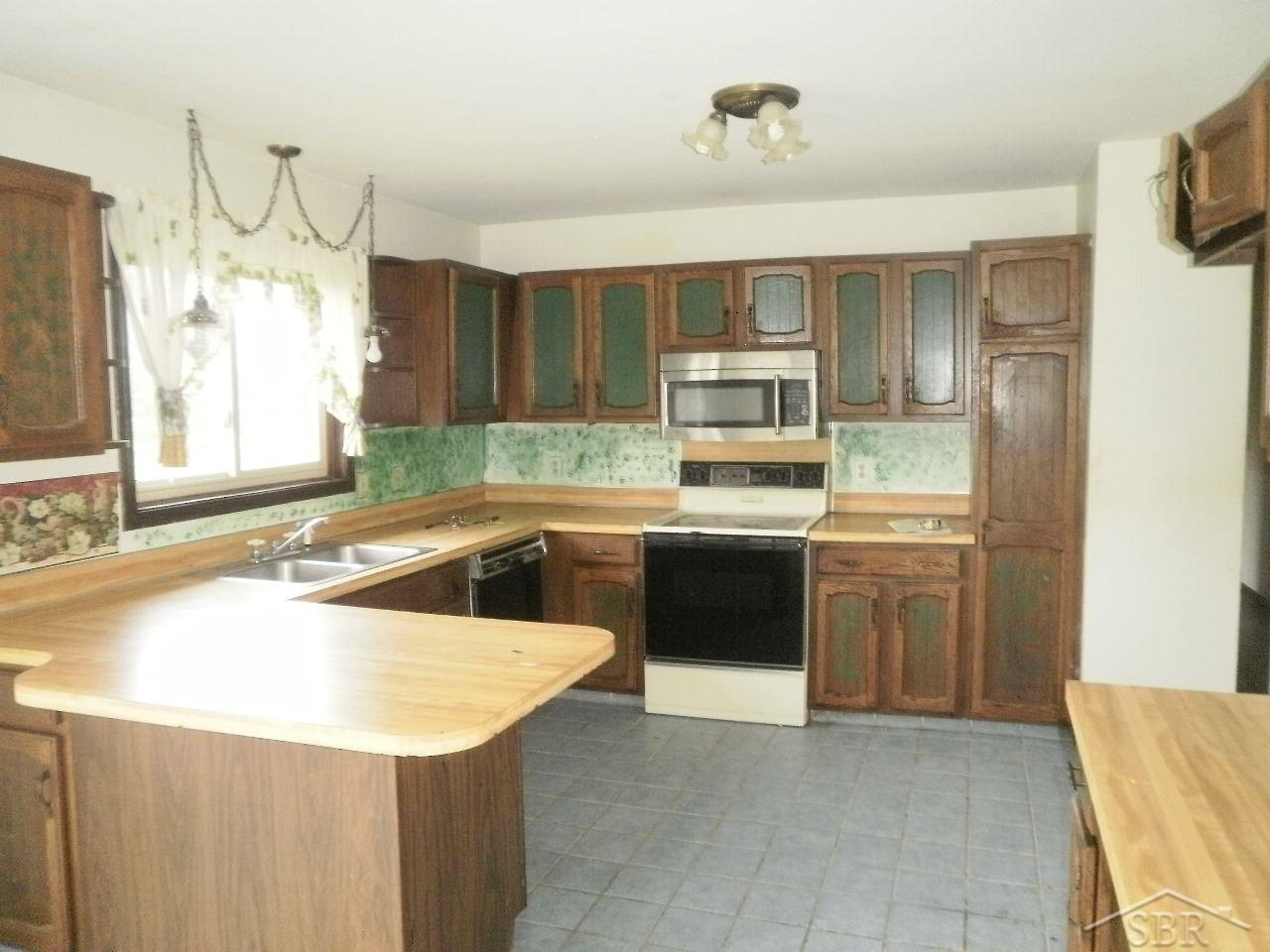 17409 Swan Creek Road Hemlock, MI 48626 - Photo 3 of 12 31328088-2.JPG