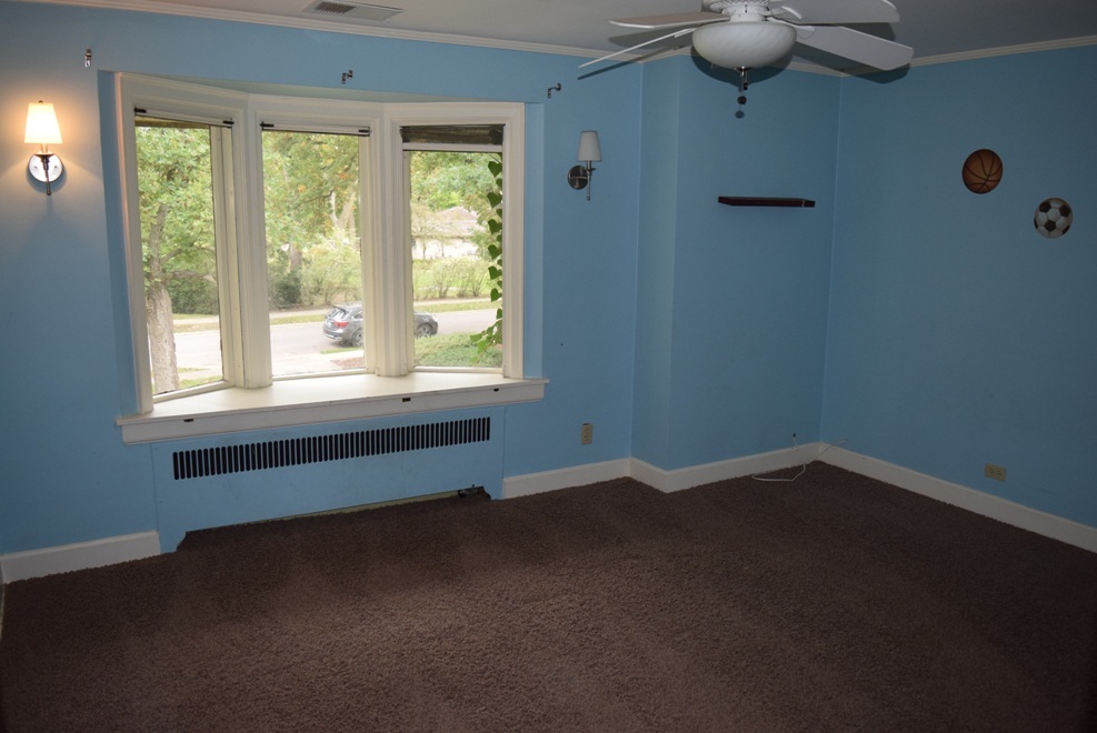 341 Scottswood Road Riverside, IL 60546 - Photo 24 of 46 a room with a window