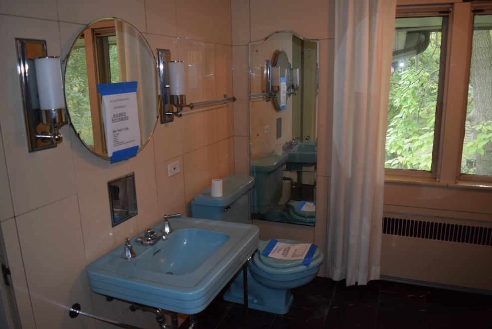 341 Scottswood Road Riverside, IL 60546 - Photo 33 of 46 a bathroom with a sink a toilet and shower
