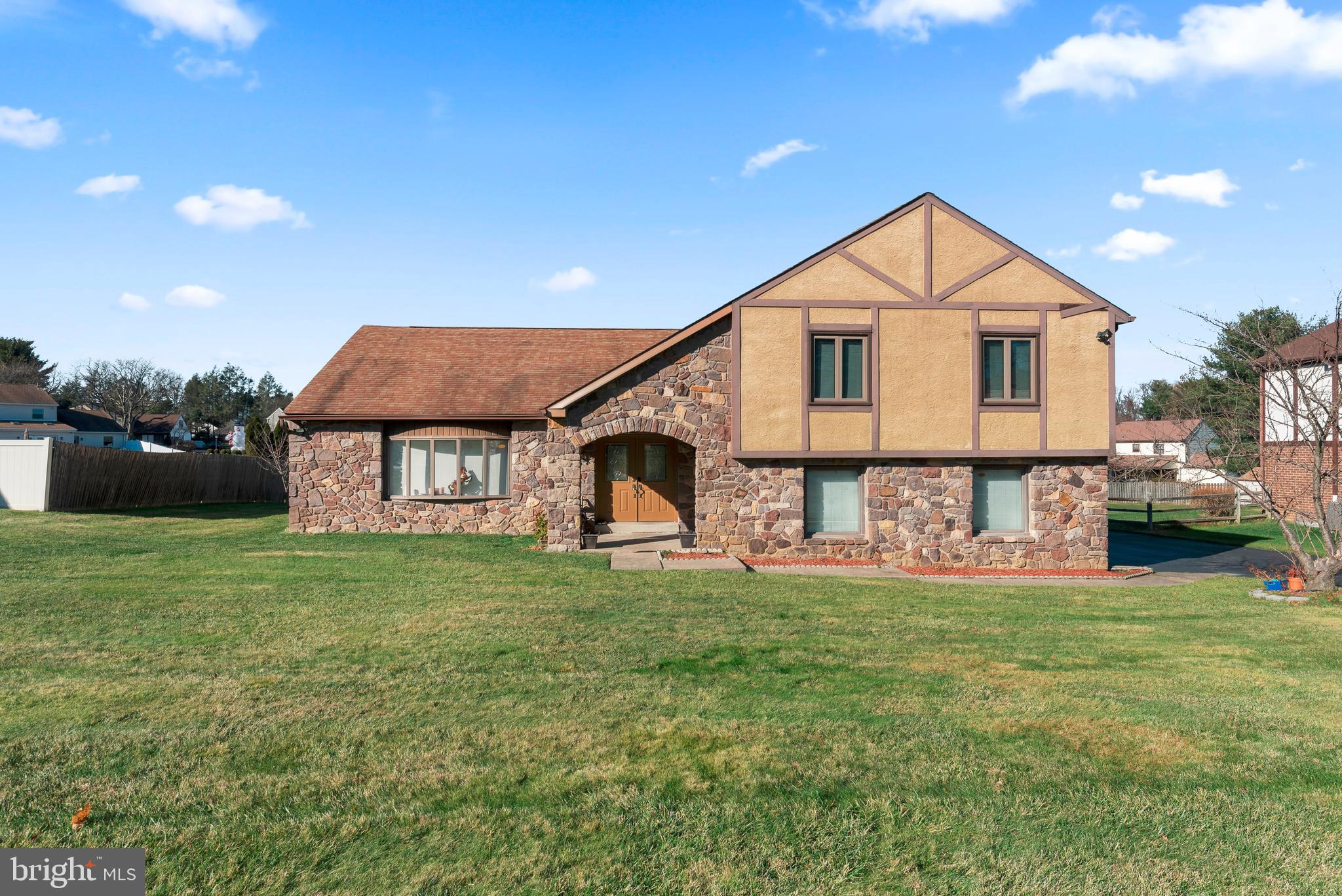 70 Snowflake Road Huntingdon Valley, PA 19006 - Photo 1 of 30 Gallery Image 1