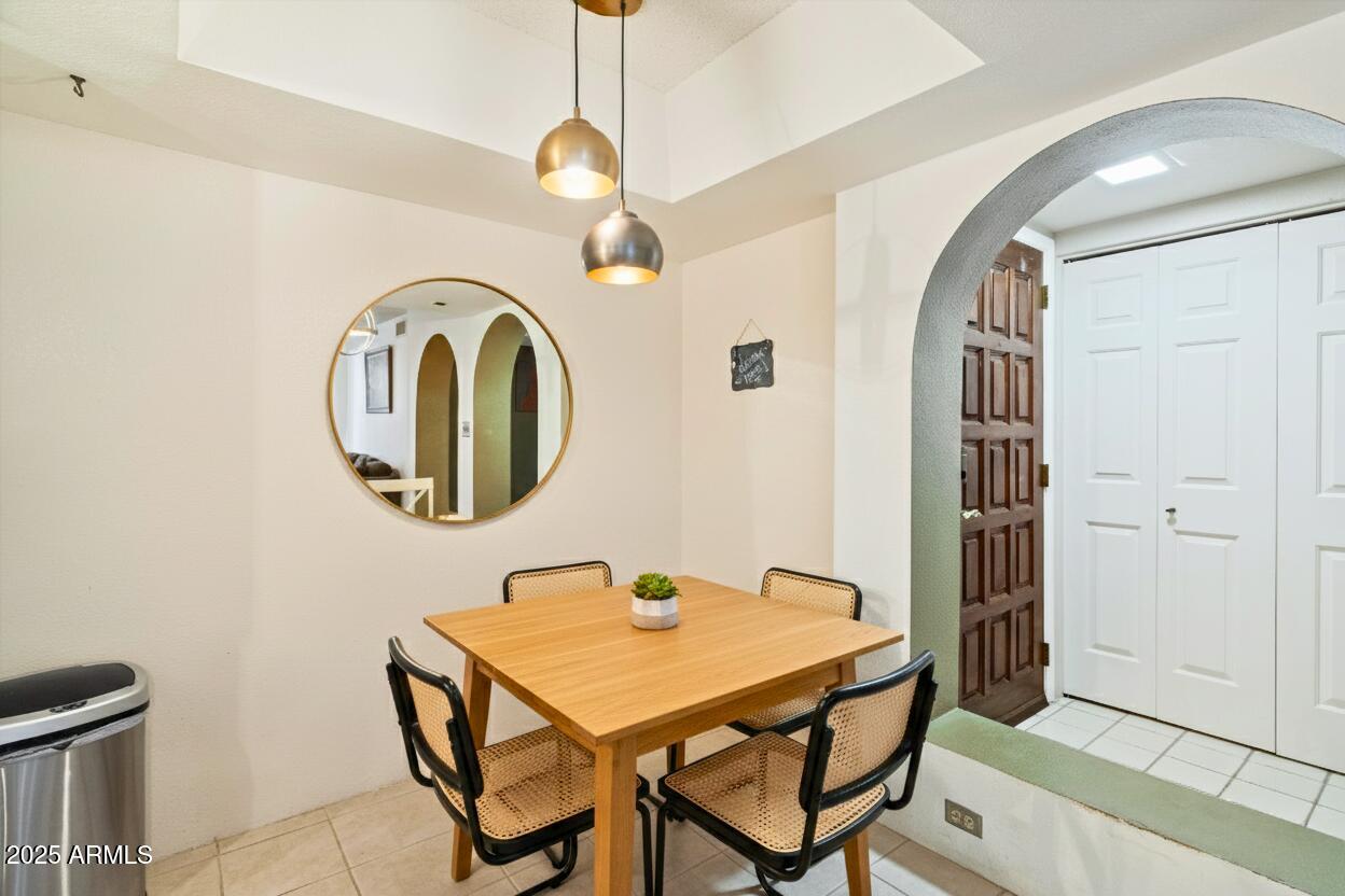 10410 North Cave Creek Road, Unit 2229 Phoenix, AZ 85020 - Photo 8 of 28 Dining