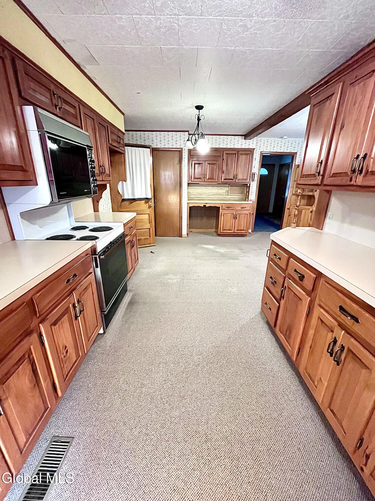 143 Mary Street Mohawk, NY 12177 - Photo 5 of 34 IMG_E6246