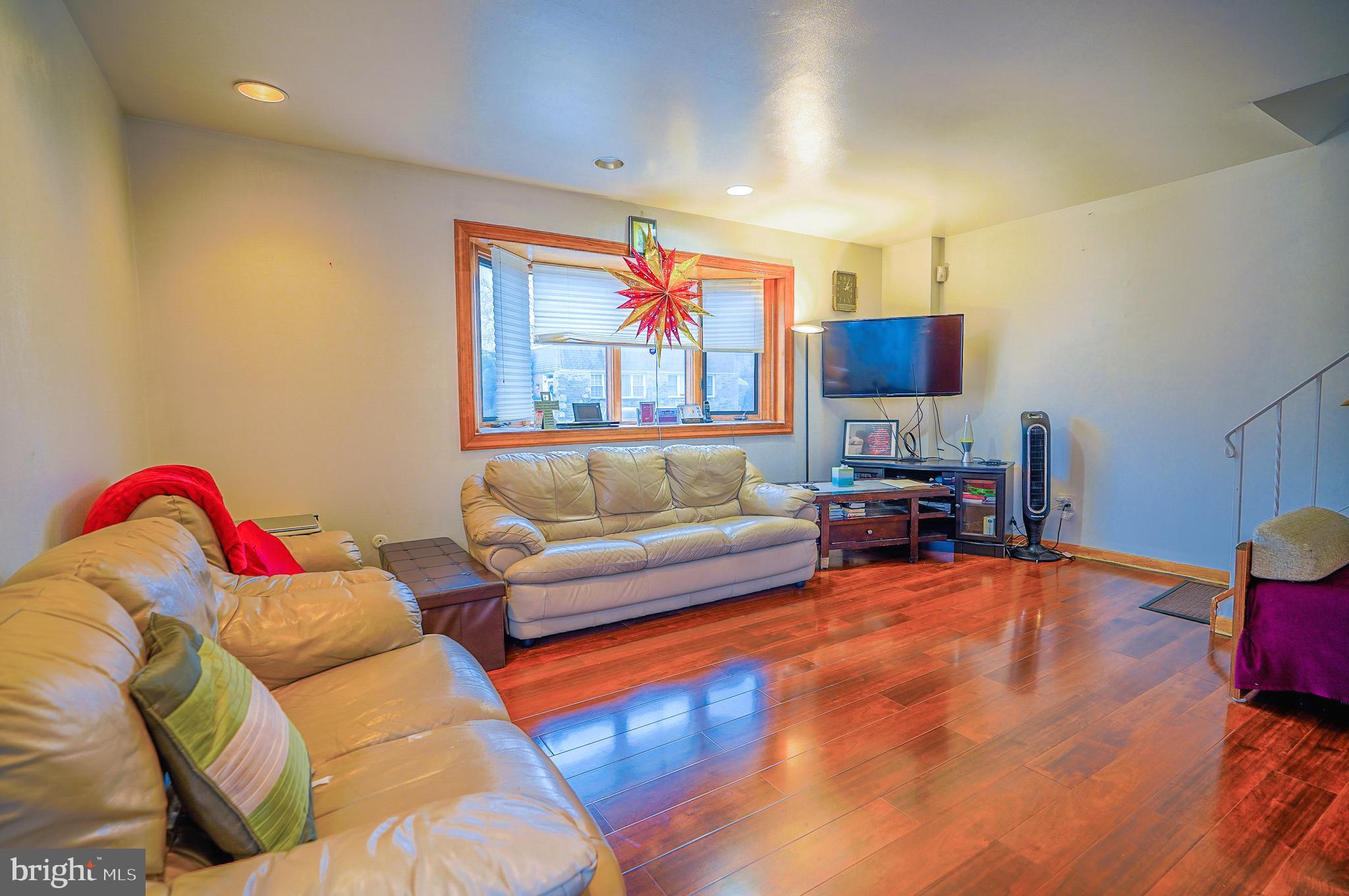 9997 Sandy Road Philadelphia, PA 19115 - Photo 4 of 36 Gallery Image 4