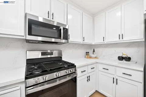 $799,000 | 161 North L Street, Unit 103, Livermore, CA 94550