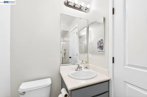 $799,000 | 161 North L Street, Unit 103, Livermore, CA 94550