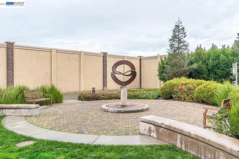 $799,000 | 161 North L Street, Unit 103, Livermore, CA 94550