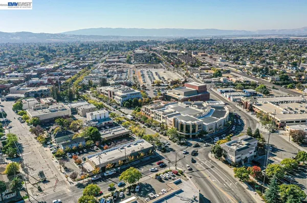 $799,000 | 161 North L Street, Unit 103, Livermore, CA 94550