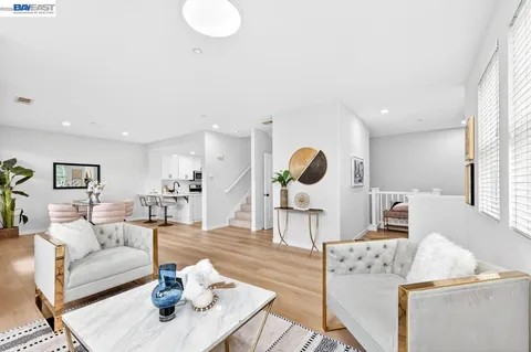 $799,000 | 161 North L Street, Unit 103, Livermore, CA 94550