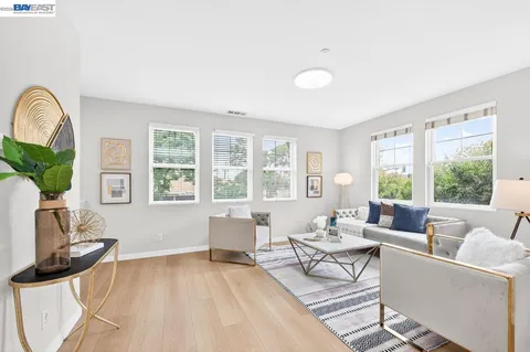 $799,000 | 161 North L Street, Unit 103, Livermore, CA 94550