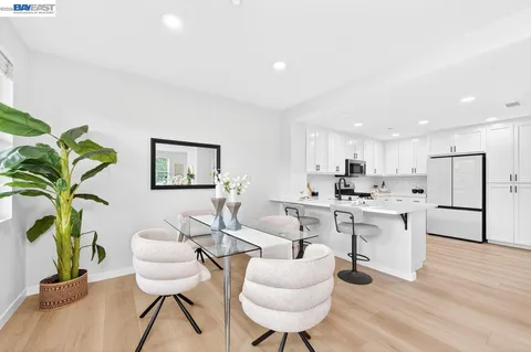 $799,000 | 161 North L Street, Unit 103, Livermore, CA 94550