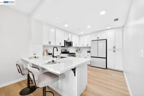 $799,000 | 161 North L Street, Unit 103, Livermore, CA 94550