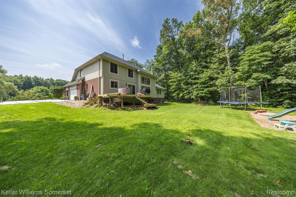 9732 Forest Ridge Drive Clarkston, MI 48348 - Photo 34 of 42 Gallery Image 34