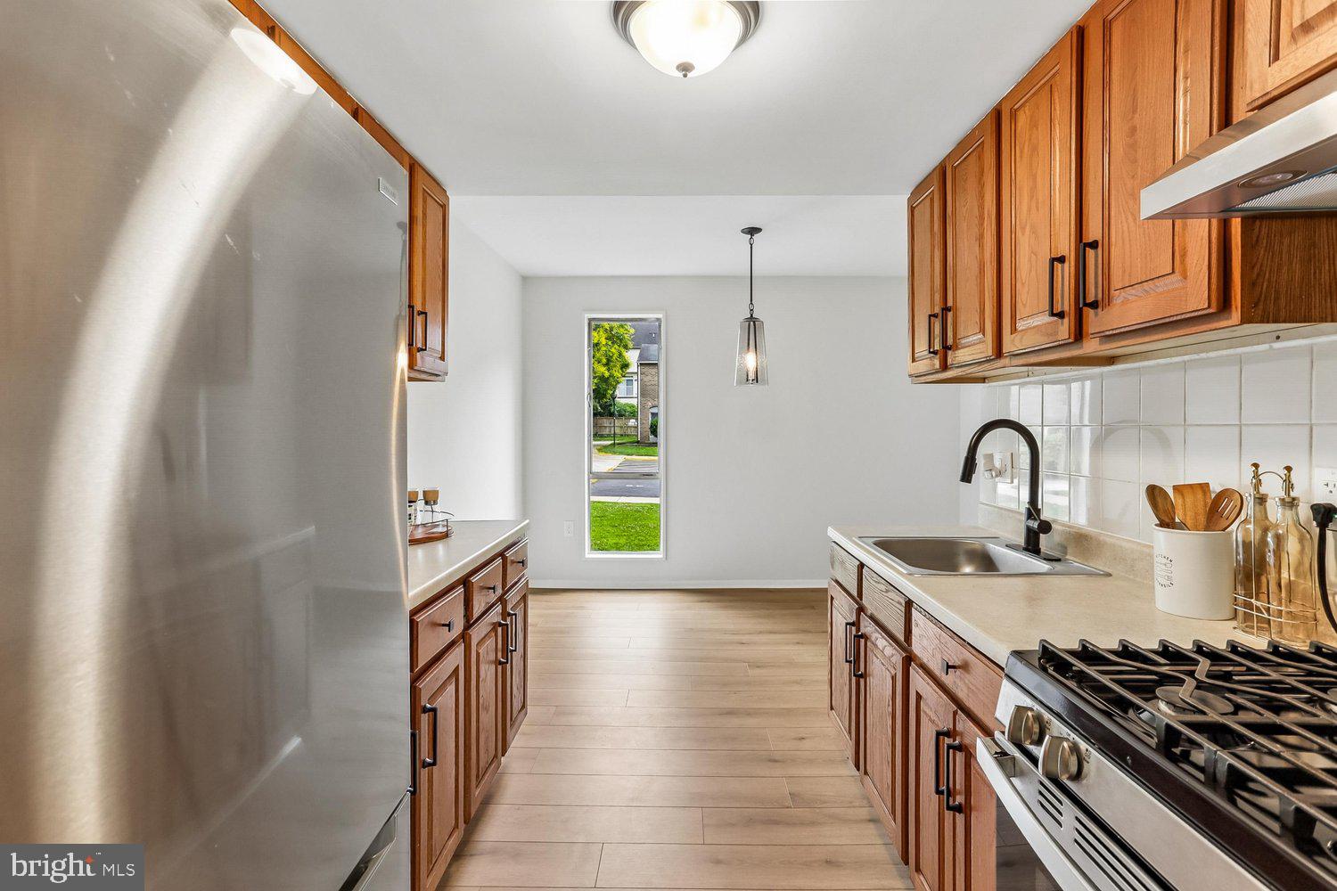 11191 Columbia Pike, Unit 41 Silver Spring, MD 20901 - Photo 18 of 52 Kitchen