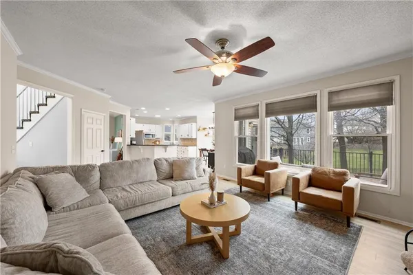 $595,000 | 14602 Hemlock, Overland Park, KS 66223