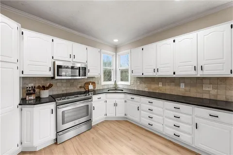 $595,000 | 14602 Hemlock, Overland Park, KS 66223