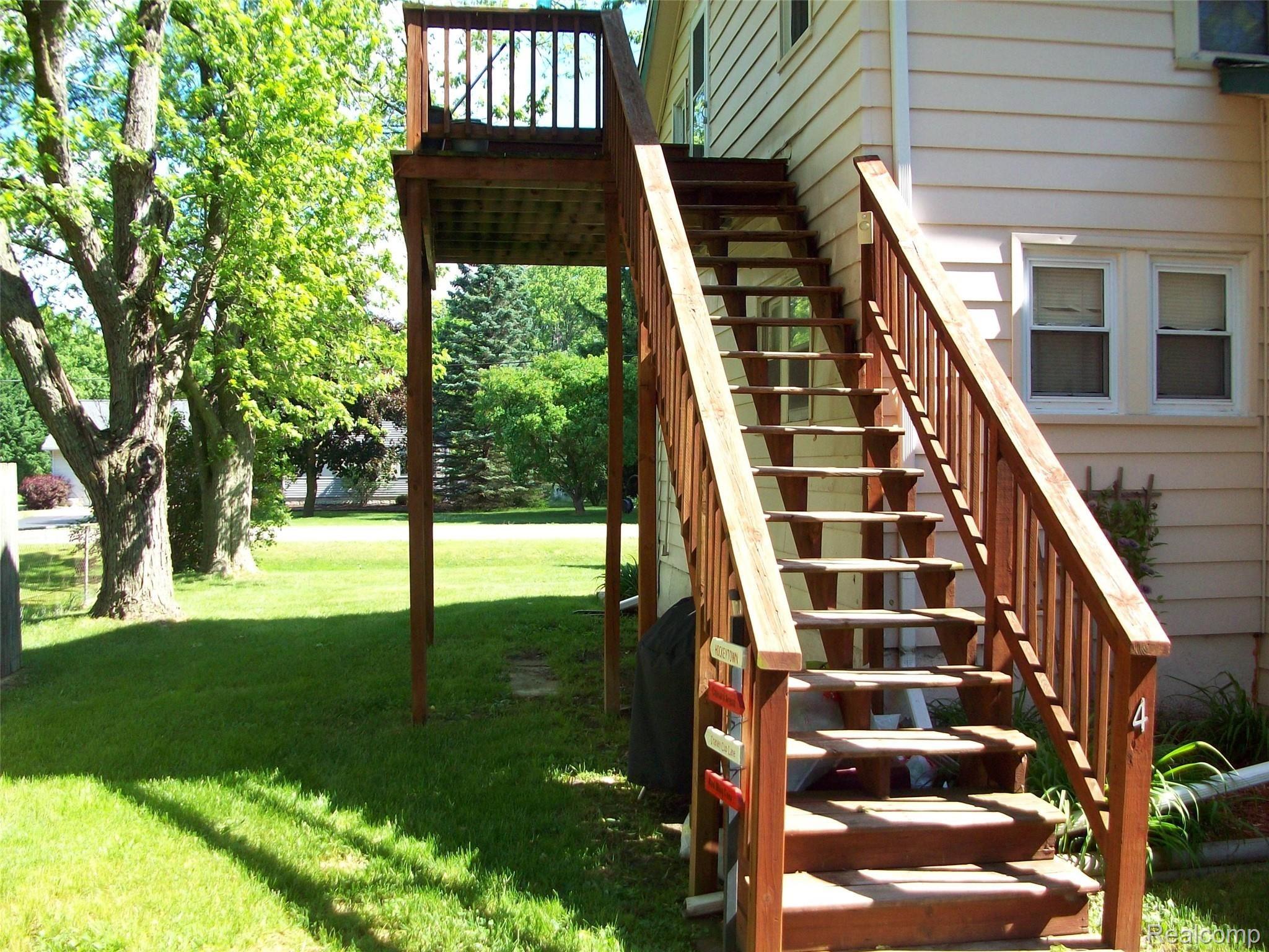 1163 Reid Road Flint, MI 48507 - Photo 5 of 26 100_3269.JPG