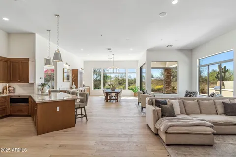 $2,100,000 | 19910 North 84th Street, Scottsdale, AZ 85255