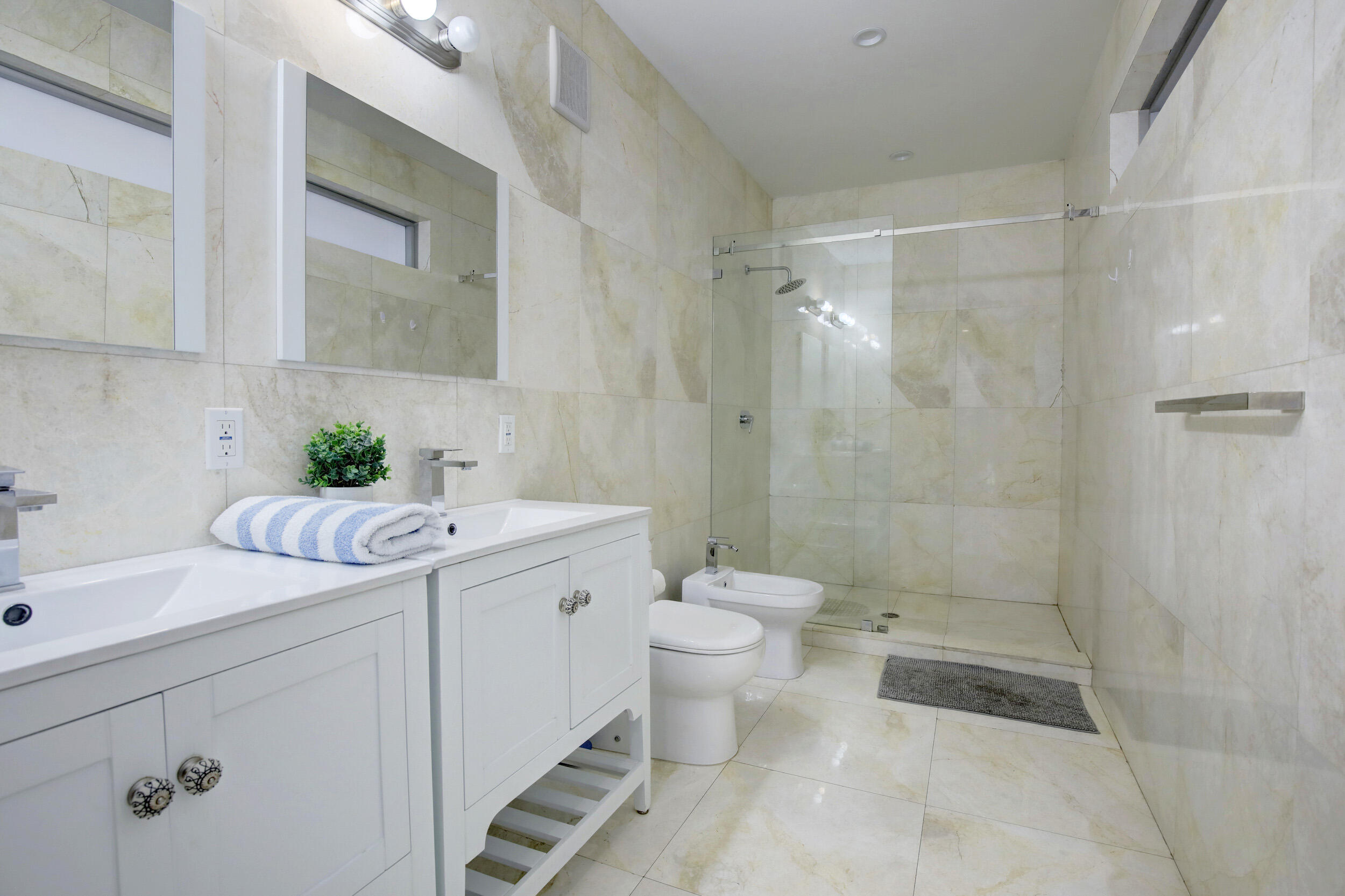 3089 Southwest 21st Street Miami, FL 33145 - Photo 12 of 39 _A7A2574_5_6_7_8