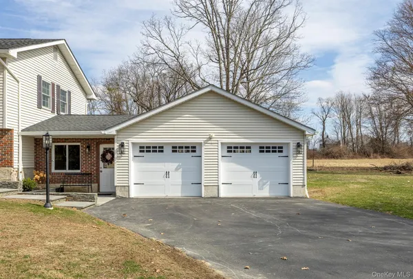 $600,000 | 1490 Clove Valley Road, LaGrangeville, NY 12540